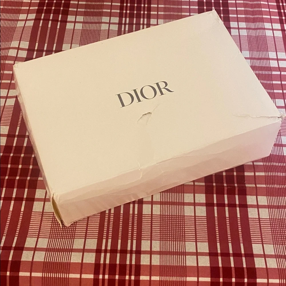 Dior Soft Pink Cosmetic Case - Picture 10 of 12